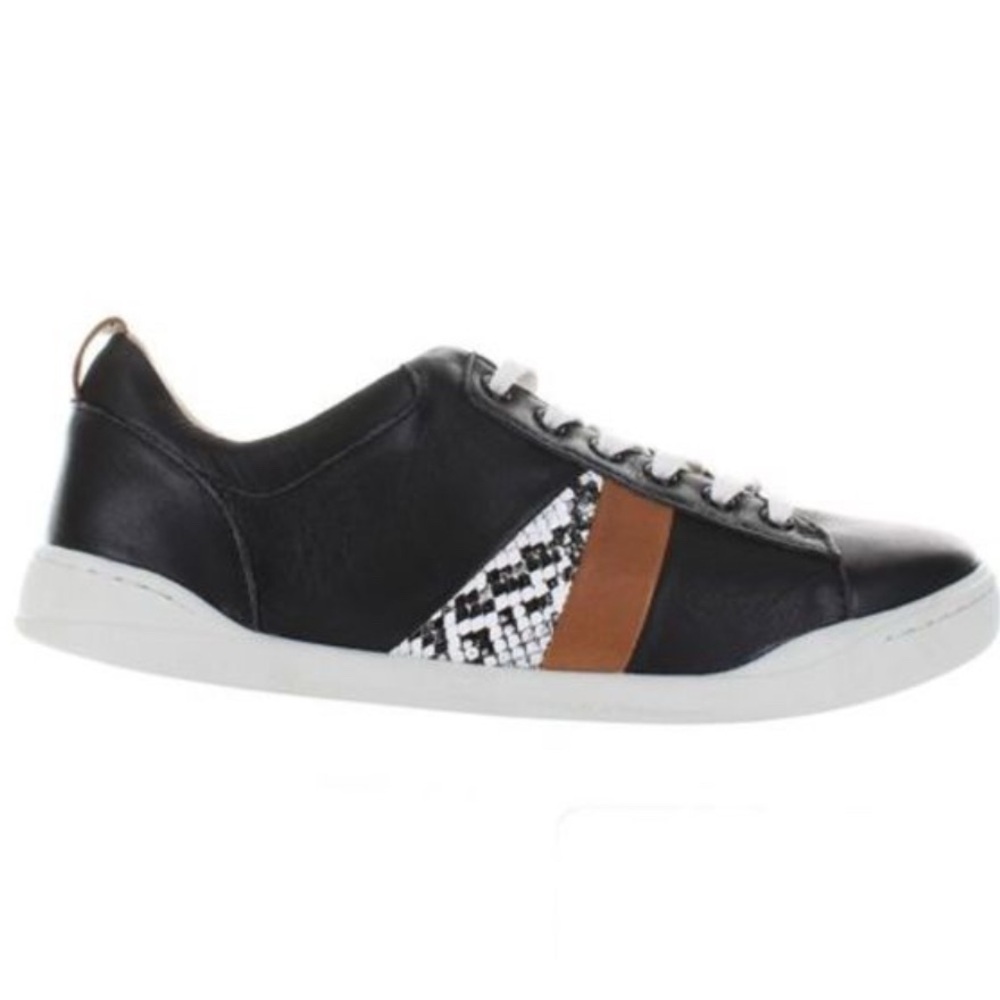 Softwalk Athens sneaker 7 wide